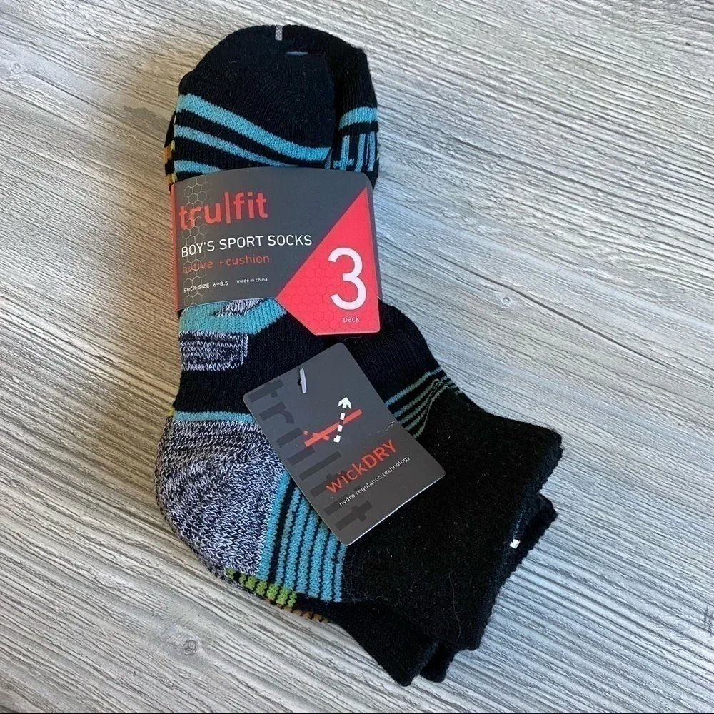 NWT Kids 3 pair ankle athletic socks active cushion, wick dry